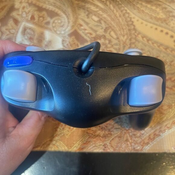 Black Nintendo Gamecubee Controller - Picture 4 of 9